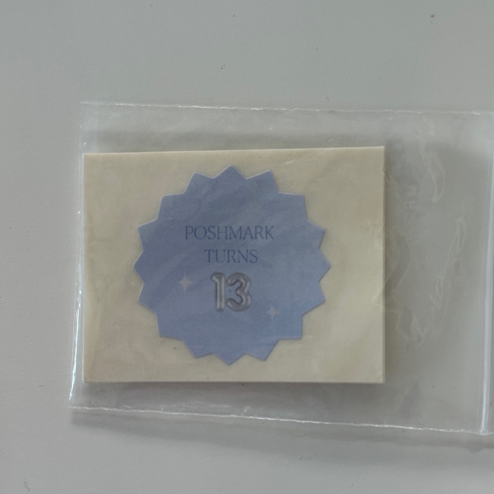 Poshmark’s Items Bundle - Picture 6 of 8